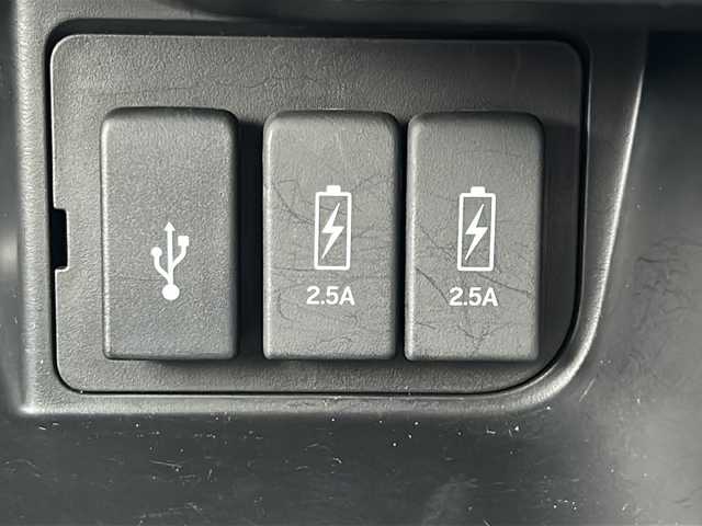 ホンダ Ｎ ＢＯＸ カスタム L ターボ 沖縄県 2021(令3)年 3.8万km プラチナホワイトパール 純正８インチナビ/（ＡＭ／ＦＭ／ＣＤ／ＤＶＤ／ＢＴ）　/フルセグＴＶ　/バックモニター　/ホンダセンシング　/両側パワスラ　/純正１５インチＡＷ　/ドラレコ　ＥＴＣ　/クルコン　/オートライト　/スマートキー/プッシュスタート/純正フロアマット/LEDヘッドライト