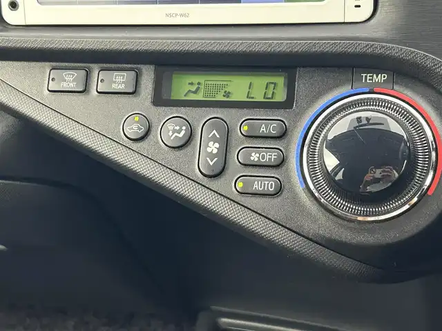 トヨタ アクア G 熊本県 2012(平24)年 4.5万km クールソーダメタリック 禁煙車　/純正前方ドライブレコーダー　/純正ナビ（ＢＴ・フルセグ・ＡＭ・ＦＭ）/バックカメラ　/ＥＴＣ　/前後クリアランスソナー　/横滑り防止　/純正フロアマット/TRD１６インチAW/オートライト　/ＬＥＤヘッドライト　/スマートキー/プッシュスタート/スペアキー1本/保証書　/取扱説明書
