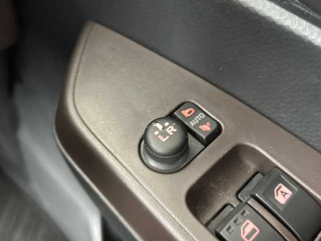 トヨタ タンク G S 東京都 2018(平30)年 5万km パールホワイトⅢ ワンオーナー/純正SDナビ/【フルセグ・DVD再生可・CD・Bluetooth】/バックカメラ/ビルトインETC2.0/両側パワースライドドア/スマートアシストII/【衝突警報機能・前後誤発進抑制機能・先行車発進お知らせ・クルーズコントロール】/純正ドライブレコーダー/前席シートヒーター/横滑り防止機能/ステアリングスイッチ/オートライト/アイドリングストップ/プッシュスタート/スマートキー/スペアキーあり/電動格納ミラー/純正フロアマット/純正ドアバイザー/新車保証書/取扱説明書