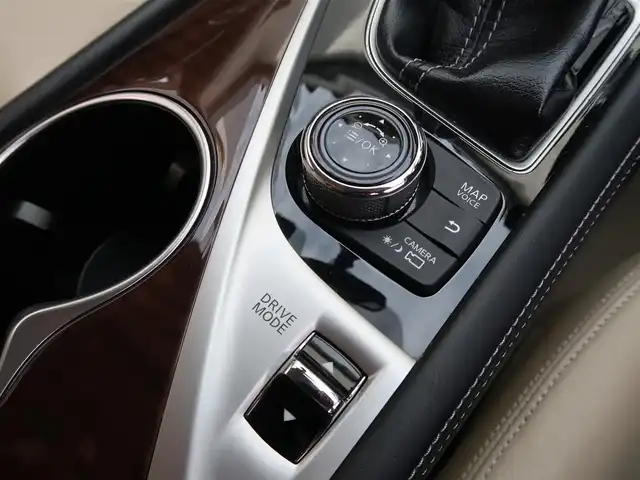 日産 スカイライン ハイブリッド 350GT Type P 石川県 2014(平26)年 9.5万km クリスタルホワイトパール プッシュスタート/ステアリングスイッチ/アクティブクルーズコントロール/Fパワーシート/Fシートヒーター/運転席メモリー機能付きシート/FRソナー/ビルトインETC/BOSEスピーカー/純正フロアマット/アラウンドビューモニター/ビークルダイナミクスコントロール/車両接近通報装置/ドアバイザー/ドライブモード/Fドライブレコーダー
