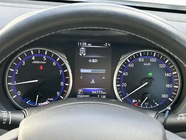 日産 スカイライン ハイブリッド 350GT Type P 秋田県 2014(平26)年 9.5万km クリスタルホワイトパール 4WD/純正ナビ/（CD/DVD/BT/ラジオ）/フルセグTV/全方位カメラ/BOSEスピーカー/プッシュスタート/ステアリングスイッチ/アクティブクルーズコントロール/前席パワーシート/前席シートヒーター/運転席メモリー機能付きシート/前後コーナーセンサー/ビルトインETC/純正フロアマット/ビークルダイナミクスコントロール/車両接近通報装置/ドアバイザー/ドライブモード/Fドライブレコーダー