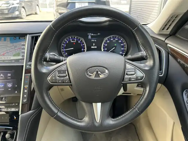 日産 スカイライン ハイブリッド 350GT Type P 秋田県 2014(平26)年 9.5万km クリスタルホワイトパール 4WD/純正ナビ/（CD/DVD/BT/ラジオ）/フルセグTV/全方位カメラ/BOSEスピーカー/プッシュスタート/ステアリングスイッチ/アクティブクルーズコントロール/前席パワーシート/前席シートヒーター/運転席メモリー機能付きシート/前後コーナーセンサー/ビルトインETC/純正フロアマット/ビークルダイナミクスコントロール/車両接近通報装置/ドアバイザー/ドライブモード/Fドライブレコーダー