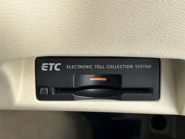 日産 スカイライン ハイブリッド 350GT Type P 秋田県 2014(平26)年 9.5万km クリスタルホワイトパール 4WD/純正ナビ/（CD/DVD/BT/ラジオ）/フルセグTV/全方位カメラ/BOSEスピーカー/プッシュスタート/ステアリングスイッチ/アクティブクルーズコントロール/前席パワーシート/前席シートヒーター/運転席メモリー機能付きシート/前後コーナーセンサー/ビルトインETC/純正フロアマット/ビークルダイナミクスコントロール/車両接近通報装置/ドアバイザー/ドライブモード/Fドライブレコーダー