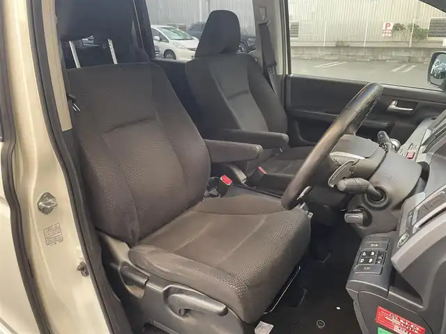 ホンダ ステップワゴン スパーダ Z 大阪府 2012(平24)年 4.7万km ホワイトオーキッドパール ワンオーナー/両側パワースライドドア/純正ナビ ワンセグTV CD DVD/バックカメラ/HIDオートヘッドライト/フォグライト/スマートキー 2個/ETC/パドルシフト/革巻きステアリング/保証書 取説 ナビ取説