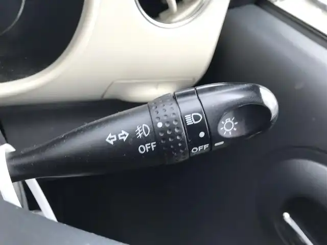 ダイハツ ミラ ココア プラスG 富山県 2012(平24)年 6.5万km ココアベージュマイカメタリック オーディオ/オートエアコン/スマートキー/レベライザー/革巻きステアリング/ドリンクホルダー/フォグランプ/トノカバー/フロアマット/ルーフレール