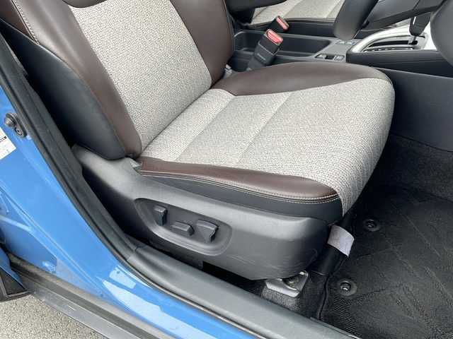 トヨタ ヤリスクロス ハイブリッド Z 静岡県 2022(令4)年 2.4万km ブラックマイカ グレイッシュブルー 2トーン ワンオーナー/ディスプレイオーディオ/Bluetooth/全周囲カメラ/セーフティセンス/レーダークルーズコントロール/オートハイビーム/パワーバックドア/ハーフレザー/シートヒーター/純正18インチＡＷ/ビルトインＥＴＣ/スマートキー/スペアキー/保証書/取説