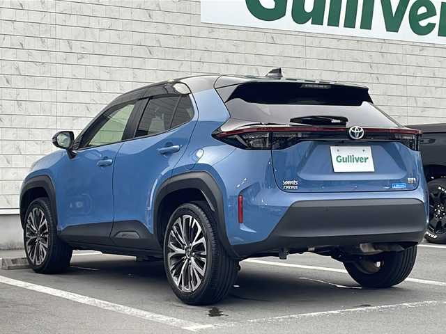 トヨタ ヤリスクロス ハイブリッド Z 静岡県 2022(令4)年 2.4万km ブラックマイカ グレイッシュブルー 2トーン ワンオーナー/ディスプレイオーディオ/Bluetooth/全周囲カメラ/セーフティセンス/レーダークルーズコントロール/オートハイビーム/パワーバックドア/ハーフレザー/シートヒーター/純正18インチＡＷ/ビルトインＥＴＣ/スマートキー/スペアキー/保証書/取説
