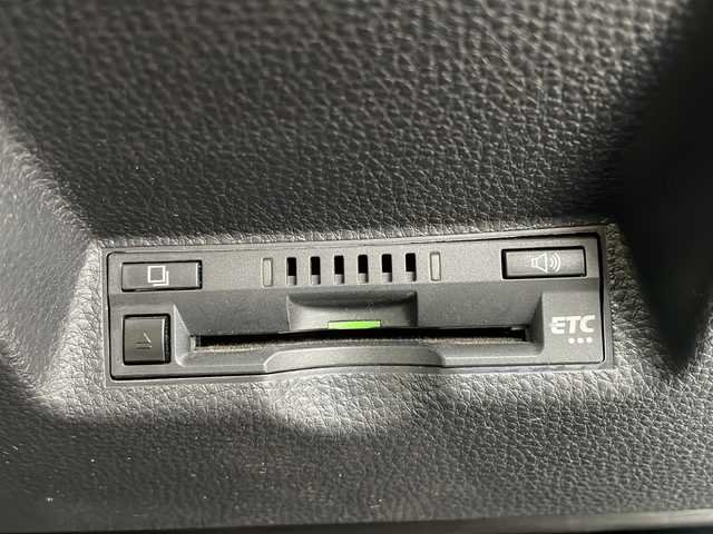 トヨタ ヤリスクロス ハイブリッド Z 静岡県 2022(令4)年 2.4万km ブラックマイカ グレイッシュブルー 2トーン ワンオーナー/ディスプレイオーディオ/Bluetooth/全周囲カメラ/セーフティセンス/レーダークルーズコントロール/オートハイビーム/パワーバックドア/ハーフレザー/シートヒーター/純正18インチＡＷ/ビルトインＥＴＣ/スマートキー/スペアキー/保証書/取説