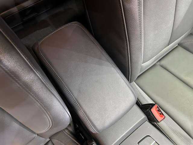 アウディ Ａ３ セダン 1．4 TFSI 千葉県 2016(平28)年 4万km パール レザーＰＫＧ　/コンビニエンスＰＫＧ　/ＡＣＣ　/黒革シート　/ナビ　/ＴＶ　/Ｂｌｕｅｔｏｏｔｈ接続　/Ｂカメラ　/シートＨ　/電動シート