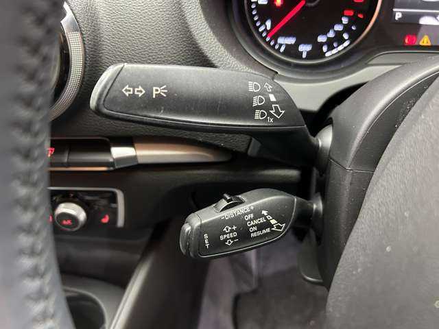 アウディ Ａ３ セダン 1．4 TFSI 千葉県 2016(平28)年 4万km パール レザーＰＫＧ　/コンビニエンスＰＫＧ　/ＡＣＣ　/黒革シート　/ナビ　/ＴＶ　/Ｂｌｕｅｔｏｏｔｈ接続　/Ｂカメラ　/シートＨ　/電動シート