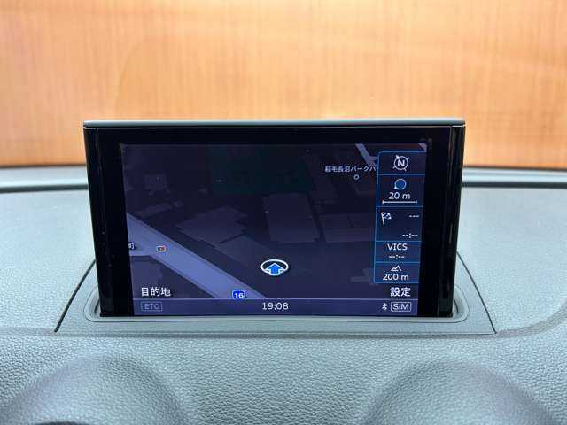 アウディ Ａ３ セダン 1．4 TFSI 千葉県 2016(平28)年 4万km パール レザーＰＫＧ　/コンビニエンスＰＫＧ　/ＡＣＣ　/黒革シート　/ナビ　/ＴＶ　/Ｂｌｕｅｔｏｏｔｈ接続　/Ｂカメラ　/シートＨ　/電動シート