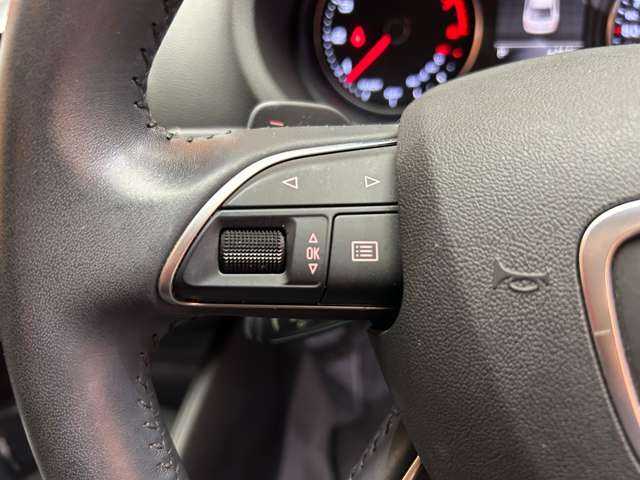 アウディ Ａ３ セダン 1．4 TFSI 千葉県 2016(平28)年 4万km パール レザーＰＫＧ　/コンビニエンスＰＫＧ　/ＡＣＣ　/黒革シート　/ナビ　/ＴＶ　/Ｂｌｕｅｔｏｏｔｈ接続　/Ｂカメラ　/シートＨ　/電動シート
