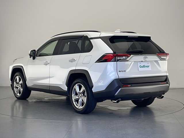 トヨタ ＲＡＶ４ G 長野県 2020(令2)年 3.5万km ホワイトパールクリスタルシャイン 4WD/純正SDナビ/Bluetooth/CD/DVD/フルセグTV/純正前方ドライブレコーダー/純正ETC/バックカメラ/レーンキープアシスト/衝突被害軽減システム/横滑り防止装置/盗難防止装置/後退時車両検知装置/パーキングサポートブレーキ/ブラインドスポットモニター/パワーシート/シートメモリ（運転席）/シートヒーター（前席）/ステアリングヒーター/純正16インチAW装着/純正フロアマット/スマートキー/ステアリングスイッチ/LEDヘッドライト/コーナーセンサー（前後）