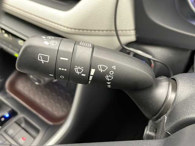 トヨタ ＲＡＶ４ G 長野県 2020(令2)年 3.5万km ホワイトパールクリスタルシャイン 4WD/純正SDナビ/Bluetooth/CD/DVD/フルセグTV/純正前方ドライブレコーダー/純正ETC/バックカメラ/レーンキープアシスト/衝突被害軽減システム/横滑り防止装置/盗難防止装置/後退時車両検知装置/パーキングサポートブレーキ/ブラインドスポットモニター/パワーシート/シートメモリ（運転席）/シートヒーター（前席）/ステアリングヒーター/純正16インチAW装着/純正フロアマット/スマートキー/ステアリングスイッチ/LEDヘッドライト/コーナーセンサー（前後）