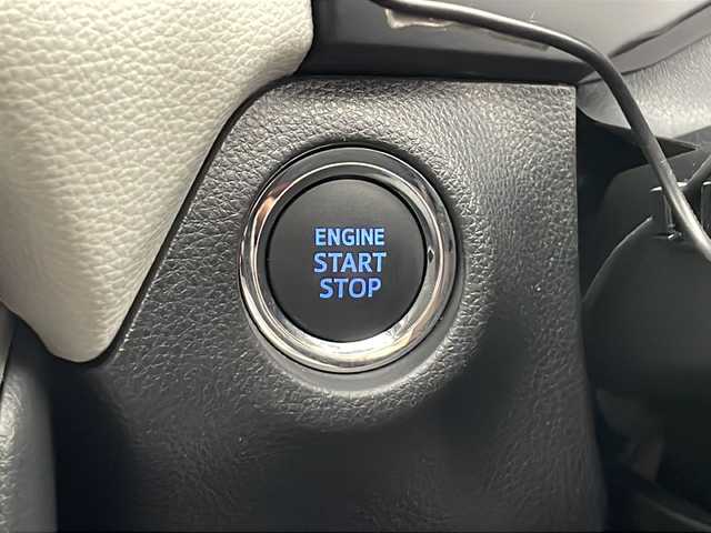 トヨタ ＲＡＶ４ G 長野県 2020(令2)年 3.5万km ホワイトパールクリスタルシャイン 4WD/純正SDナビ/Bluetooth/CD/DVD/フルセグTV/純正前方ドライブレコーダー/純正ETC/バックカメラ/レーンキープアシスト/衝突被害軽減システム/横滑り防止装置/盗難防止装置/後退時車両検知装置/パーキングサポートブレーキ/ブラインドスポットモニター/パワーシート/シートメモリ（運転席）/シートヒーター（前席）/ステアリングヒーター/純正16インチAW装着/純正フロアマット/スマートキー/ステアリングスイッチ/LEDヘッドライト/コーナーセンサー（前後）