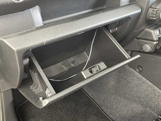 スズキ ジムニー シエラ JC 新潟県 2022(令4)年 1.5万km ジャングルグリーン カロッツェリア製SDナビ（Bluetooth・USB・AM・FM）/スズキセーフティーサポート　/バックカメラ　/ETC2.0　/前後ドライブレコーダー/クルーズコントロール/レーンキープアシスト　/前席シートヒーター　/LEDオートライト/オートマチックハイビーム　　/ダウンヒルアシストコントロール/社外ビルシュタインダンパー/４WD/アイドリングストップ/スマートキー/スペアキー/純正フロアマット/純正１５インチアルミホイール/１５インチAW冬タイヤセット車載