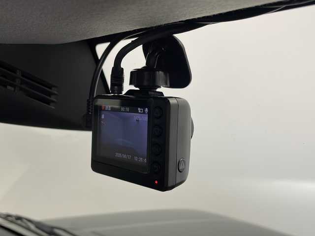 スズキ ジムニー シエラ JC 新潟県 2022(令4)年 1.5万km ジャングルグリーン カロッツェリア製SDナビ（Bluetooth・USB・AM・FM）/スズキセーフティーサポート　/バックカメラ　/ETC2.0　/前後ドライブレコーダー/クルーズコントロール/レーンキープアシスト　/前席シートヒーター　/LEDオートライト/オートマチックハイビーム　　/ダウンヒルアシストコントロール/社外ビルシュタインダンパー/４WD/アイドリングストップ/スマートキー/スペアキー/純正フロアマット/純正１５インチアルミホイール/１５インチAW冬タイヤセット車載