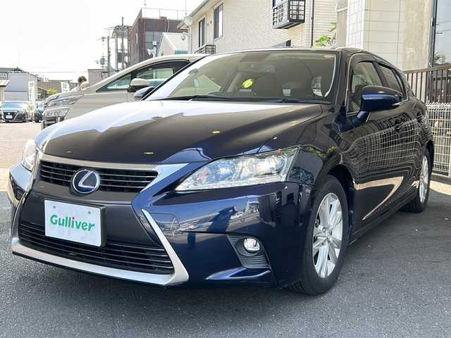 レクサス ＣＴ 200h バージョンC 京都府 2016(平28)年 7.7万km ディープブルーマイカ 純正SDナビ/トヨタセーフティセンス/禁煙車/フロントフォグ/パドルシフト/デュアルエアコン/ポジションメモリー（Ｄ席）/クルーズコントロール/ＬＥＤヘッドライト/前後コーナーセンサー/純正アルミ/パワーシートD席、N席有/合皮シート/シートヒーターD席、N席有/DVD再生機能有/フロアマット純正/MTモード付AT/ビルトインETC