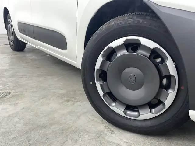 トヨタ シエンタ ハイブリッド Z 福島県 2023(令5)年 0.6万km ホワイトパールクリスタルシャイン トヨタセーフティセンス/・車線逸脱警報装置/・盗難防止装置/・衝突被害軽減ブレーキ/・コーナーセンサー前後/・レーンキープアシスト/・レーダークルーズコントロール/・ブラインドスポットモニター/・オートマチックハイビーム/純正ディスプレイオーディオナビ/・フルセグTV/BT/USB/Apple/Android/AM/FM/・ETC/・バックカメラ/両側パワースライドドア/革張ステアリング/・ステアリングリモコン/プッシュスタート/・スマートキー/・スペアキー1本/電動格納ミラー/・ウィンカーミラー/LEDヘッドライト/・オートライト/ドアバイザー/純正フロアマット/ワンオーナー