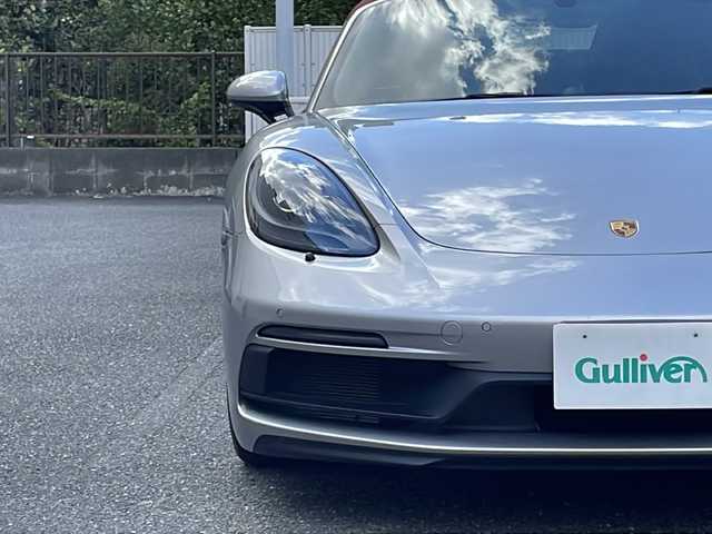 ポルシェ ポルシェ ７１８ボクスター GTS 4．0 埼玉県 2020(令2)年 4.9万km シルバー 登録時48334ｋｍ/マニュアル車/ワンオーナー/純正ナビ（AM/FM/BT）/バックカメラ/スポーツエキゾーストシステム/アクティブサスペンションマネジメントシステム/コーナーセンサー/純正２０インチAW/前席シートヒーター/LEDヘッドライト/クルーズコントロール/ドライブレコーダー(WHSR-510)/ビルトインETC2.0/キーレス×２/横滑り防止/電動格納ミラー/純正フロアマット/保証書/取扱説明書