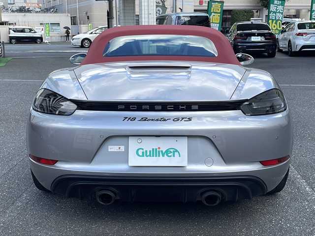 ポルシェ ポルシェ ７１８ボクスター GTS 4．0 埼玉県 2020(令2)年 4.9万km シルバー 登録時48334ｋｍ/マニュアル車/ワンオーナー/純正ナビ（AM/FM/BT）/バックカメラ/スポーツエキゾーストシステム/アクティブサスペンションマネジメントシステム/コーナーセンサー/純正２０インチAW/前席シートヒーター/LEDヘッドライト/クルーズコントロール/ドライブレコーダー(WHSR-510)/ビルトインETC2.0/キーレス×２/横滑り防止/電動格納ミラー/純正フロアマット/保証書/取扱説明書