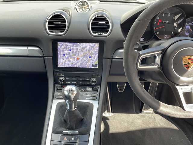 ポルシェ ポルシェ ７１８ボクスター GTS 4．0 埼玉県 2020(令2)年 4.9万km シルバー 登録時48334ｋｍ/マニュアル車/ワンオーナー/純正ナビ（AM/FM/BT）/バックカメラ/スポーツエキゾーストシステム/アクティブサスペンションマネジメントシステム/コーナーセンサー/純正２０インチAW/前席シートヒーター/LEDヘッドライト/クルーズコントロール/ドライブレコーダー(WHSR-510)/ビルトインETC2.0/キーレス×２/横滑り防止/電動格納ミラー/純正フロアマット/保証書/取扱説明書