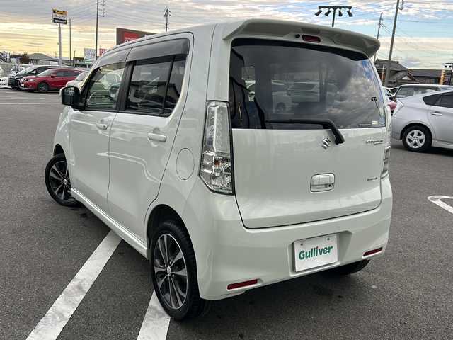 スズキ ワゴンＲ スティングレー T 岐阜県 2012(平24)年 2.8万km パールホワイト 登録時走行距離28093km/社外ナビ/フルセグテレビ/Blue tooth・CD・DVD・SDミュージックサーバー・AUX/ＬＥＤヘッドライト/オートライト/純正１５アルミホイール/シートヒーター前席/ベンチシート/純正フロアマット/プッシュスタート/スマートキー/スペアキー１本/ＭＴモード付ＡＴ/パドルシフト/ドアバイザー/禁煙車