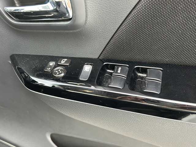 スズキ ワゴンＲ スティングレー T 岐阜県 2012(平24)年 2.8万km パールホワイト 登録時走行距離28093km/社外ナビ/フルセグテレビ/Blue tooth・CD・DVD・SDミュージックサーバー・AUX/ＬＥＤヘッドライト/オートライト/純正１５アルミホイール/シートヒーター前席/ベンチシート/純正フロアマット/プッシュスタート/スマートキー/スペアキー１本/ＭＴモード付ＡＴ/パドルシフト/ドアバイザー/禁煙車