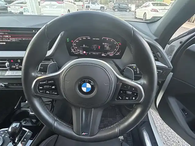 ＢＭＷ Ｍ２３５ｉ グランクーペ xDrive 愛知県 2019(令1)年 4.7万km アルピンホワイトⅢ メーカーナビ【Bluetooth FM AM USB】/ワイヤレス充電トレイ/ドライブレコーダー/バックカメラ/ETC/衝突軽減/レーダークルーズコントロール/インテリジェントセーフティ/速度制限アシスト/交差点警告/レーンキープアシスト /パーキングアシスト/前後コーナーセンサー/オートブレーキホールド/LEDヘッドライト/オートライト/フォグランプ/パーキングライト/ステアリングリモコン/パドルシフト/前席パワーシート/前席シートヒーター/純正フロアマット/禁煙車