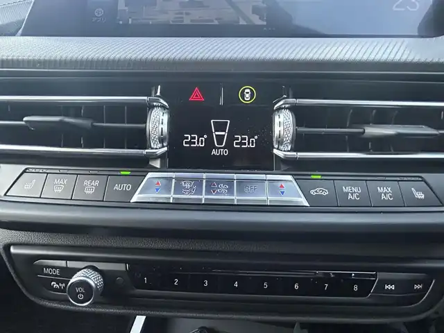 ＢＭＷ Ｍ２３５ｉ グランクーペ xDrive 愛知県 2019(令1)年 4.7万km アルピンホワイトⅢ メーカーナビ【Bluetooth FM AM USB】/ワイヤレス充電トレイ/ドライブレコーダー/バックカメラ/ETC/衝突軽減/レーダークルーズコントロール/インテリジェントセーフティ/速度制限アシスト/交差点警告/レーンキープアシスト /パーキングアシスト/前後コーナーセンサー/オートブレーキホールド/LEDヘッドライト/オートライト/フォグランプ/パーキングライト/ステアリングリモコン/パドルシフト/前席パワーシート/前席シートヒーター/純正フロアマット/禁煙車