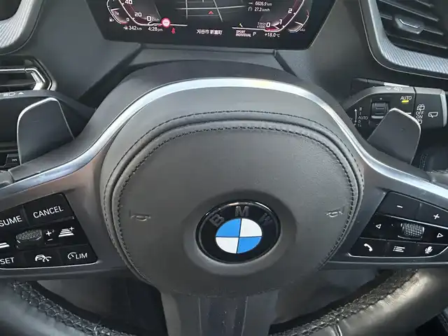 ＢＭＷ Ｍ２３５ｉ グランクーペ xDrive 愛知県 2019(令1)年 4.7万km アルピンホワイトⅢ メーカーナビ【Bluetooth FM AM USB】/ワイヤレス充電トレイ/ドライブレコーダー/バックカメラ/ETC/衝突軽減/レーダークルーズコントロール/インテリジェントセーフティ/速度制限アシスト/交差点警告/レーンキープアシスト /パーキングアシスト/前後コーナーセンサー/オートブレーキホールド/LEDヘッドライト/オートライト/フォグランプ/パーキングライト/ステアリングリモコン/パドルシフト/前席パワーシート/前席シートヒーター/純正フロアマット/禁煙車