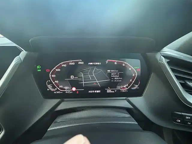 ＢＭＷ Ｍ１３５ｉ xDrive 愛知県 2019(令1)年 4.7万km アルピンホワイトⅢ メーカーナビ【Bluetooth FM AM USB】/ワイヤレス充電トレイ/ドライブレコーダー/バックカメラ/ETC/衝突軽減/レーダークルーズコントロール/インテリジェントセーフティ/速度制限アシスト/交差点警告/レーンキープアシスト /パーキングアシスト/前後コーナーセンサー/オートブレーキホールド/LEDヘッドライト/オートライト/フォグランプ/パーキングライト/ステアリングリモコン/パドルシフト/前席パワーシート/前席シートヒーター/純正フロアマット/禁煙車