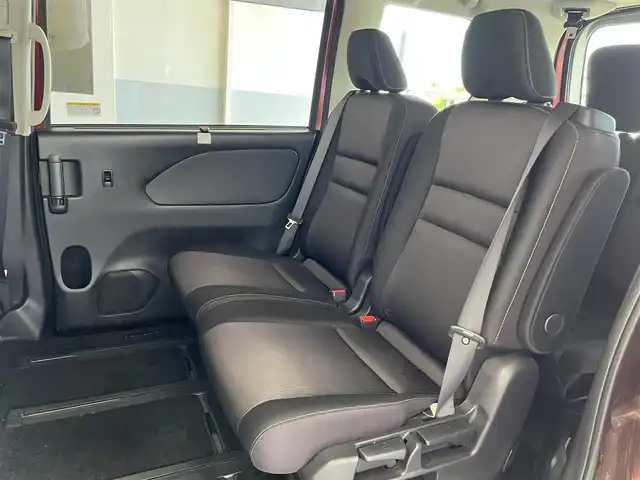 日産 セレナ e－パワー ハイウェイスター V 栃木県 2018(平30)年 5.7万km マルーンレッド 2トーン 純正ナビ/Bluetooth　CD　DVD/フルセグ　TV/バックカメラ/・衝突軽減システム/・衝突軽減ブレーキ/・車線逸脱抑制機能/・車線逸脱警報/・標識認識機能/・速度認識機能/・コーナーセンサー/・ふらつき警報/・先行車発進お知らせ機能/クルーズコントロール/両側パワースライドドア/ハンドルヒーター/シートヒーター/オートライト/ヘッドライトLED/パーキングアシスト