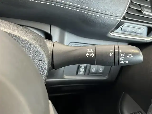 日産 セレナ e－パワー ハイウェイスター V 栃木県 2018(平30)年 5.7万km マルーンレッド 2トーン 純正ナビ/Bluetooth　CD　DVD/フルセグ　TV/バックカメラ/・衝突軽減システム/・衝突軽減ブレーキ/・車線逸脱抑制機能/・車線逸脱警報/・標識認識機能/・速度認識機能/・コーナーセンサー/・ふらつき警報/・先行車発進お知らせ機能/クルーズコントロール/両側パワースライドドア/ハンドルヒーター/シートヒーター/オートライト/ヘッドライトLED/パーキングアシスト