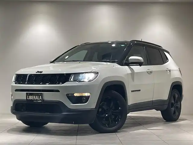 クライスラー・ジープ ジープ コンパス ナイトイーグル 愛知県 2020(令2)年 4.7万km パール 純正ナビ　/Ｂｌｕｅｔｏｏｔｈ　/フルセグＴＶ　/バックカメラ　/ハーフレザー　/ＡＣＣ　/ＬＫＡ　/ＢＳＭ　/自動緊急ブレーキ　/コーナーセンサー　/ＥＴＣ２．０　/オートワイパー　/オートライト/プッシュスタート/アイドリングストップ