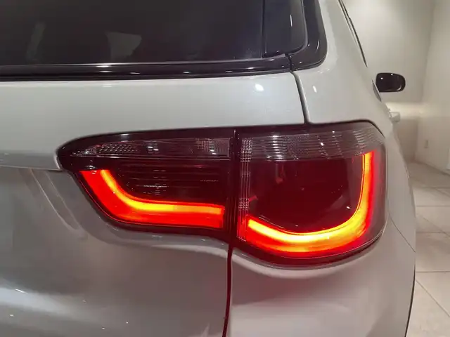 クライスラー・ジープ ジープ コンパス ナイトイーグル 愛知県 2020(令2)年 4.7万km パール 純正ナビ　/Ｂｌｕｅｔｏｏｔｈ　/フルセグＴＶ　/バックカメラ　/ハーフレザー　/ＡＣＣ　/ＬＫＡ　/ＢＳＭ　/自動緊急ブレーキ　/コーナーセンサー　/ＥＴＣ２．０　/オートワイパー　/オートライト/プッシュスタート/アイドリングストップ