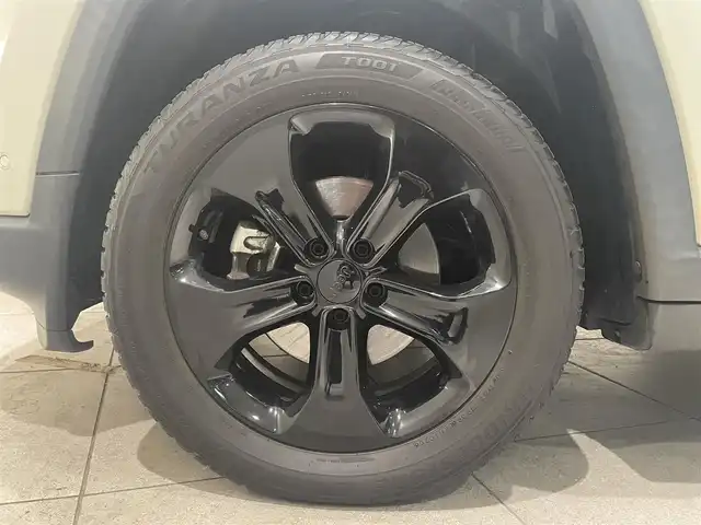 クライスラー・ジープ ジープ コンパス ナイトイーグル 愛知県 2020(令2)年 4.7万km パール 純正ナビ　/Ｂｌｕｅｔｏｏｔｈ　/フルセグＴＶ　/バックカメラ　/ハーフレザー　/ＡＣＣ　/ＬＫＡ　/ＢＳＭ　/自動緊急ブレーキ　/コーナーセンサー　/ＥＴＣ２．０　/オートワイパー　/オートライト/プッシュスタート/アイドリングストップ