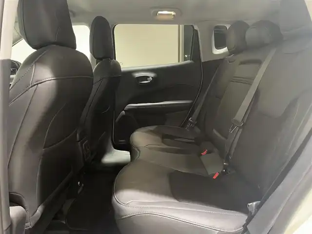 クライスラー・ジープ ジープ コンパス ナイトイーグル 愛知県 2020(令2)年 4.7万km パール 純正ナビ　/Ｂｌｕｅｔｏｏｔｈ　/フルセグＴＶ　/バックカメラ　/ハーフレザー　/ＡＣＣ　/ＬＫＡ　/ＢＳＭ　/自動緊急ブレーキ　/コーナーセンサー　/ＥＴＣ２．０　/オートワイパー　/オートライト/プッシュスタート/アイドリングストップ