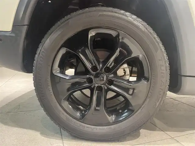 クライスラー・ジープ ジープ コンパス ナイトイーグル 愛知県 2020(令2)年 4.7万km パール 純正ナビ　/Ｂｌｕｅｔｏｏｔｈ　/フルセグＴＶ　/バックカメラ　/ハーフレザー　/ＡＣＣ　/ＬＫＡ　/ＢＳＭ　/自動緊急ブレーキ　/コーナーセンサー　/ＥＴＣ２．０　/オートワイパー　/オートライト/プッシュスタート/アイドリングストップ