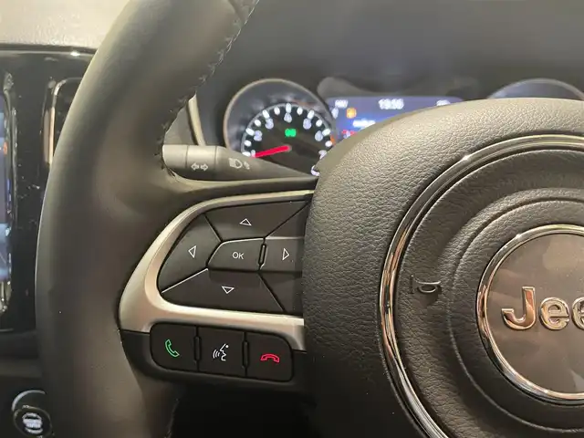 クライスラー・ジープ ジープ コンパス ナイトイーグル 愛知県 2020(令2)年 4.7万km パール 純正ナビ　/Ｂｌｕｅｔｏｏｔｈ　/フルセグＴＶ　/バックカメラ　/ハーフレザー　/ＡＣＣ　/ＬＫＡ　/ＢＳＭ　/自動緊急ブレーキ　/コーナーセンサー　/ＥＴＣ２．０　/オートワイパー　/オートライト/プッシュスタート/アイドリングストップ