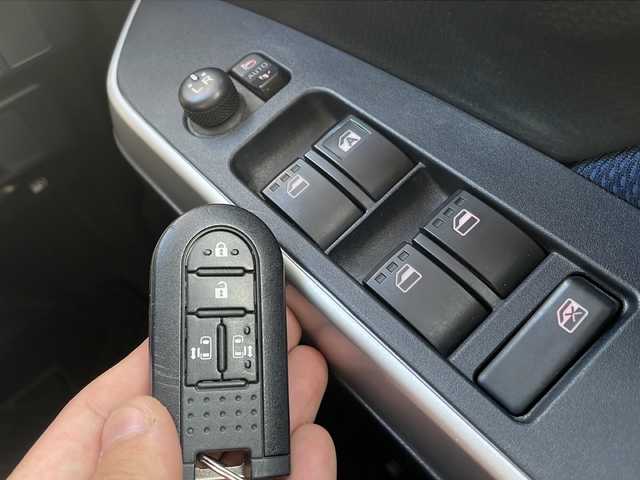 ダイハツ トール カスタムG リミテッド SAⅢ 青森県 2019(令1)年 6.5万km プラムブラウンクリスタルマイカ 4WD/アルパイン9インチナビ・フルセグTV/CD・DVD・Bluetooth/パノラマモニター/両側パワースライドドア/前席シートヒーター/スマートアシスト3/衝突軽減ブレーキ/レーンキープアシスト/オートハイビーム/前後コーナーセンサー/クルーズコントロール/横滑り防止機能/前方ドライブレコーダー/ETC/LEDヘッドライト/フォグライト/社外14インチアルミ/スマートキー/プッシュスタート