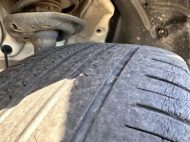 トヨタ ヤリスクロス ハイブリッド Z 宮城県 2020(令2)年 5.9万km ブラックマイカ/ホワイトパールクリスタルシャイン 2トーン ハンズフリーパワーバックドア/アクセサリーコンセント（AC100V/1500W）/＝＝＝/セーフティセンス/・プリクラッシュセーフティ/・レーントレーシングアシスト/・レーダークルーズコントロール/・オートマチックハイビーム/・ロードサインアシスト/先行車発進告知機能/セカンダリーコリジョンブレーキ/インテリジェントクリアランスソナー/8インチディスプレイオーディオ/・Bluetooth/・AppleCarPlay/AndroidAuto/バックカメラ/ビルトインETC2.0/ドライブレコーダー/ハーフレザーシート/運転席パワーシート/シートヒーター/革巻きステアリング/ステアリングスイッチ/電動パーキングブレーキ/ブレーキホールド/LEDヘッドランプ/オートライト/スマートキー＆プッシュスタート/電動格納ミラー/純正18インチAW/純正フロアマット/純正ドアバイザー/W/サイド/カーテンエアバッグ