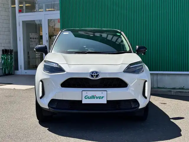 トヨタ ヤリスクロス ハイブリッド Z 宮城県 2020(令2)年 5.9万km ブラックマイカ/ホワイトパールクリスタルシャイン 2トーン ハンズフリーパワーバックドア/アクセサリーコンセント（AC100V/1500W）/＝＝＝/セーフティセンス/・プリクラッシュセーフティ/・レーントレーシングアシスト/・レーダークルーズコントロール/・オートマチックハイビーム/・ロードサインアシスト/先行車発進告知機能/セカンダリーコリジョンブレーキ/インテリジェントクリアランスソナー/8インチディスプレイオーディオ/・Bluetooth/・AppleCarPlay/AndroidAuto/バックカメラ/ビルトインETC2.0/ドライブレコーダー/ハーフレザーシート/運転席パワーシート/シートヒーター/革巻きステアリング/ステアリングスイッチ/電動パーキングブレーキ/ブレーキホールド/LEDヘッドランプ/オートライト/スマートキー＆プッシュスタート/電動格納ミラー/純正18インチAW/純正フロアマット/純正ドアバイザー/W/サイド/カーテンエアバッグ
