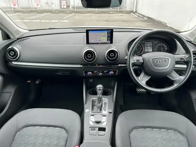 アウディ Ａ３ スポーツバック 1．4 TFSI 愛知県 2016(平28)年 7.1万km グレイシアホワイトメタリック /純正MMIナビゲーションシステム//AM/FM/CD/DVD/SD/ジュークBOX//BT/外部AV入力/Wi-Fiオーディオプレーヤー//アダプティブクルーズ//ETC//オートHIDヘッドライト//フロントフォグランプ//リヤフォグランプ//ステアリングスイッチ//パドルシフト//電格ミラー//アイドリングストップ//プッシュスタート//トノカバー//ISOFIX//取扱説明書//スマートキー//スペアキー