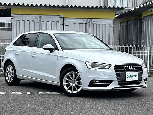 アウディ Ａ３ スポーツバック 1．4 TFSI 愛知県 2016(平28)年 7.1万km グレイシアホワイトメタリック /純正MMIナビゲーションシステム//AM/FM/CD/DVD/SD/ジュークBOX//BT/外部AV入力/Wi-Fiオーディオプレーヤー//アダプティブクルーズ//ETC//オートHIDヘッドライト//フロントフォグランプ//リヤフォグランプ//ステアリングスイッチ//パドルシフト//電格ミラー//アイドリングストップ//プッシュスタート//トノカバー//ISOFIX//取扱説明書//スマートキー//スペアキー