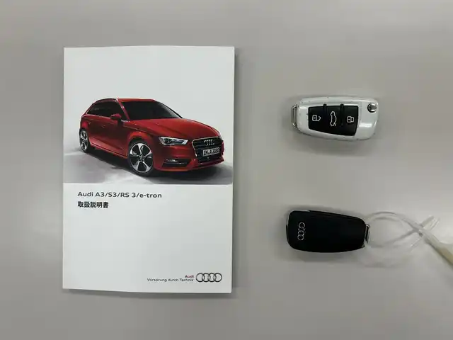 アウディ Ａ３ スポーツバック 1．4 TFSI 愛知県 2016(平28)年 7.1万km グレイシアホワイトメタリック /純正MMIナビゲーションシステム//AM/FM/CD/DVD/SD/ジュークBOX//BT/外部AV入力/Wi-Fiオーディオプレーヤー//アダプティブクルーズ//ETC//オートHIDヘッドライト//フロントフォグランプ//リヤフォグランプ//ステアリングスイッチ//パドルシフト//電格ミラー//アイドリングストップ//プッシュスタート//トノカバー//ISOFIX//取扱説明書//スマートキー//スペアキー