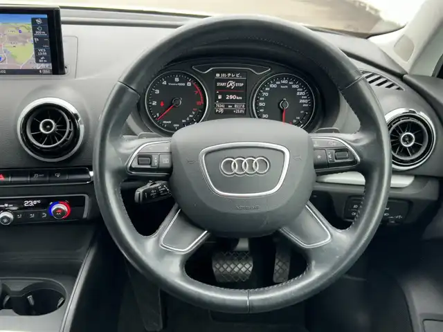 アウディ Ａ３ スポーツバック 1．4 TFSI 愛知県 2016(平28)年 7.1万km グレイシアホワイトメタリック /純正MMIナビゲーションシステム//AM/FM/CD/DVD/SD/ジュークBOX//BT/外部AV入力/Wi-Fiオーディオプレーヤー//アダプティブクルーズ//ETC//オートHIDヘッドライト//フロントフォグランプ//リヤフォグランプ//ステアリングスイッチ//パドルシフト//電格ミラー//アイドリングストップ//プッシュスタート//トノカバー//ISOFIX//取扱説明書//スマートキー//スペアキー