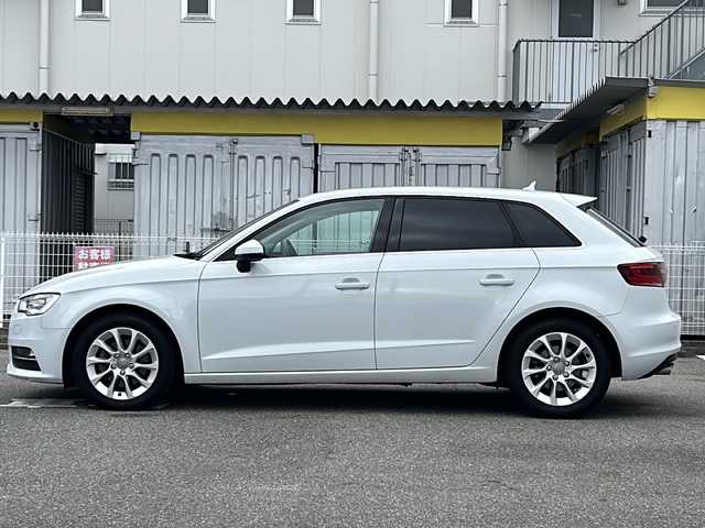 アウディ Ａ３ スポーツバック 1．4 TFSI 愛知県 2016(平28)年 7.1万km グレイシアホワイトメタリック /純正MMIナビゲーションシステム//AM/FM/CD/DVD/SD/ジュークBOX//BT/外部AV入力/Wi-Fiオーディオプレーヤー//アダプティブクルーズ//ETC//オートHIDヘッドライト//フロントフォグランプ//リヤフォグランプ//ステアリングスイッチ//パドルシフト//電格ミラー//アイドリングストップ//プッシュスタート//トノカバー//ISOFIX//取扱説明書//スマートキー//スペアキー