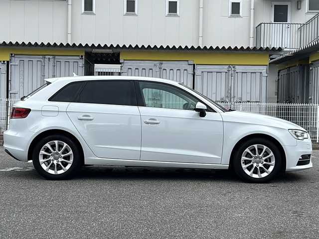 アウディ Ａ３ スポーツバック 1．4 TFSI 愛知県 2016(平28)年 7.1万km グレイシアホワイトメタリック /純正MMIナビゲーションシステム//AM/FM/CD/DVD/SD/ジュークBOX//BT/外部AV入力/Wi-Fiオーディオプレーヤー//アダプティブクルーズ//ETC//オートHIDヘッドライト//フロントフォグランプ//リヤフォグランプ//ステアリングスイッチ//パドルシフト//電格ミラー//アイドリングストップ//プッシュスタート//トノカバー//ISOFIX//取扱説明書//スマートキー//スペアキー
