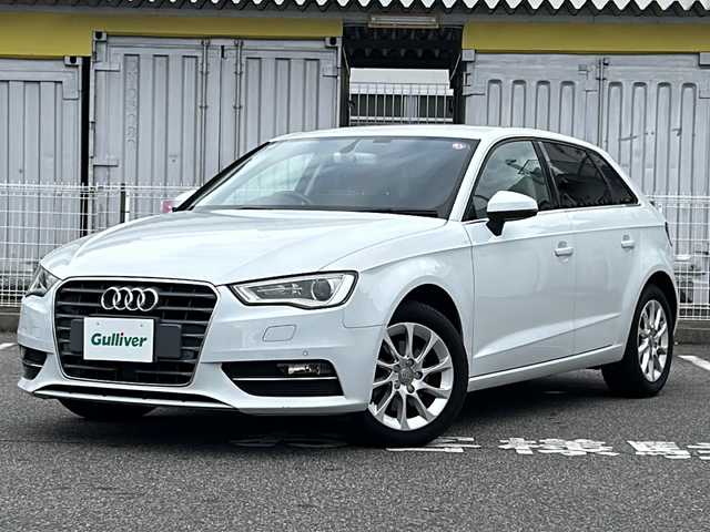 アウディ Ａ３ スポーツバック 1．4 TFSI 愛知県 2016(平28)年 7.1万km グレイシアホワイトメタリック /純正MMIナビゲーションシステム//AM/FM/CD/DVD/SD/ジュークBOX//BT/外部AV入力/Wi-Fiオーディオプレーヤー//アダプティブクルーズ//ETC//オートHIDヘッドライト//フロントフォグランプ//リヤフォグランプ//ステアリングスイッチ//パドルシフト//電格ミラー//アイドリングストップ//プッシュスタート//トノカバー//ISOFIX//取扱説明書//スマートキー//スペアキー